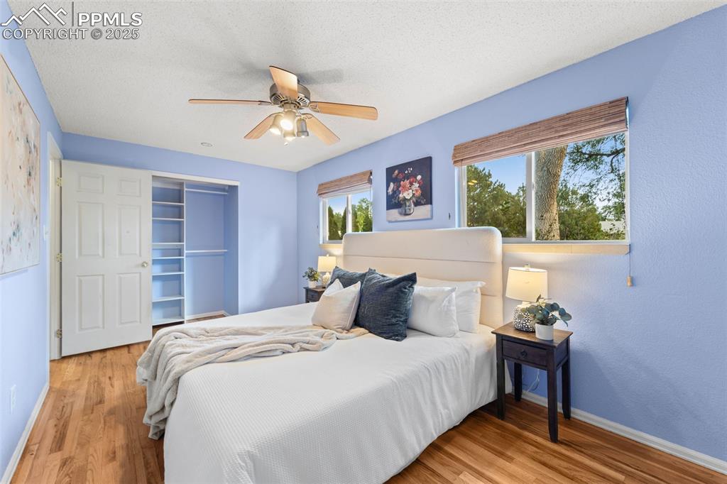 Image 15 of 30: Bedroom