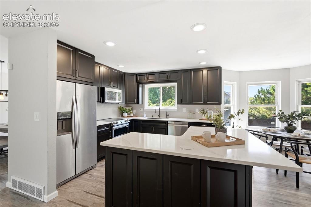 Image 11 of 50: Kitchen