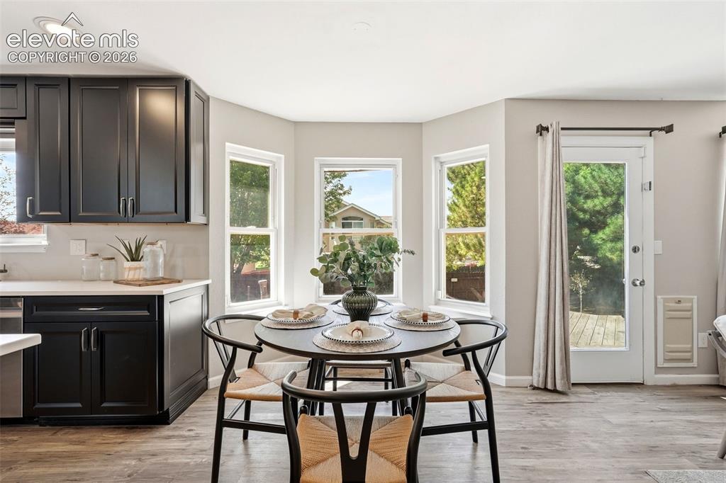 Image 17 of 50: Dining Area