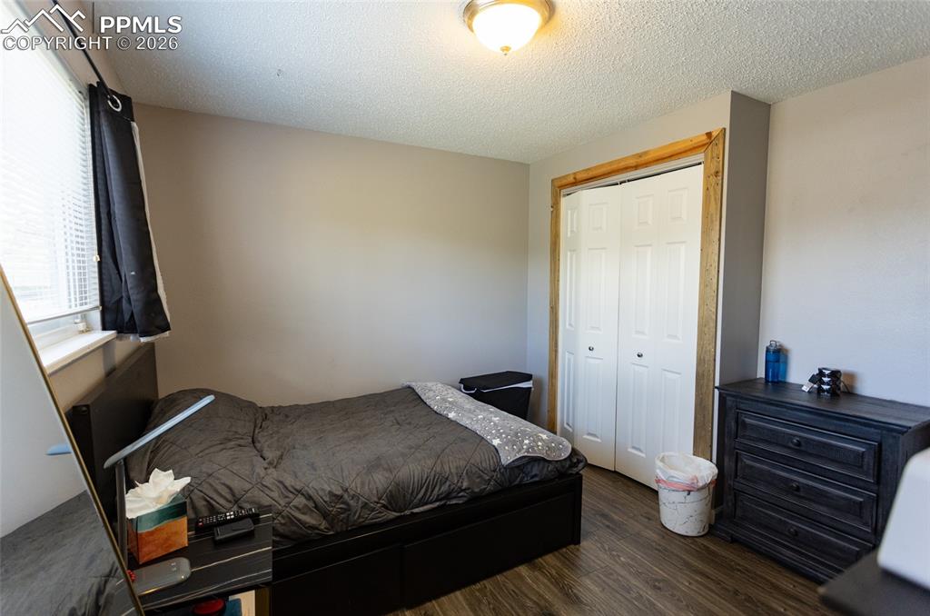 Image 11 of 23: Bedroom