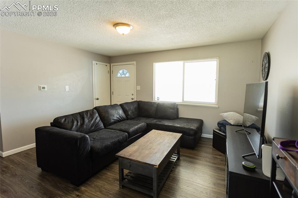 Image 5 of 23: Living Room