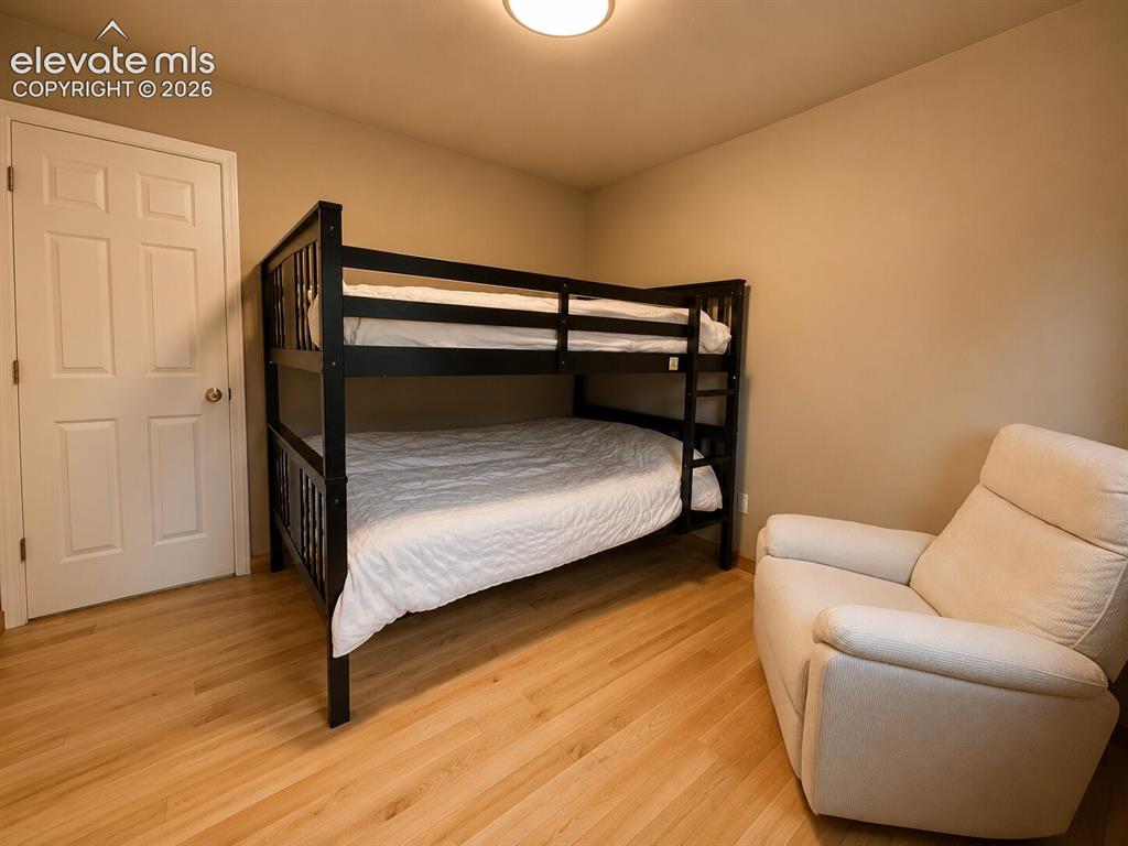 Image 13 of 20: Bedroom