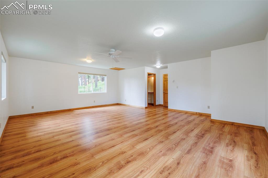 Image 17 of 32: Upstairs bedroom