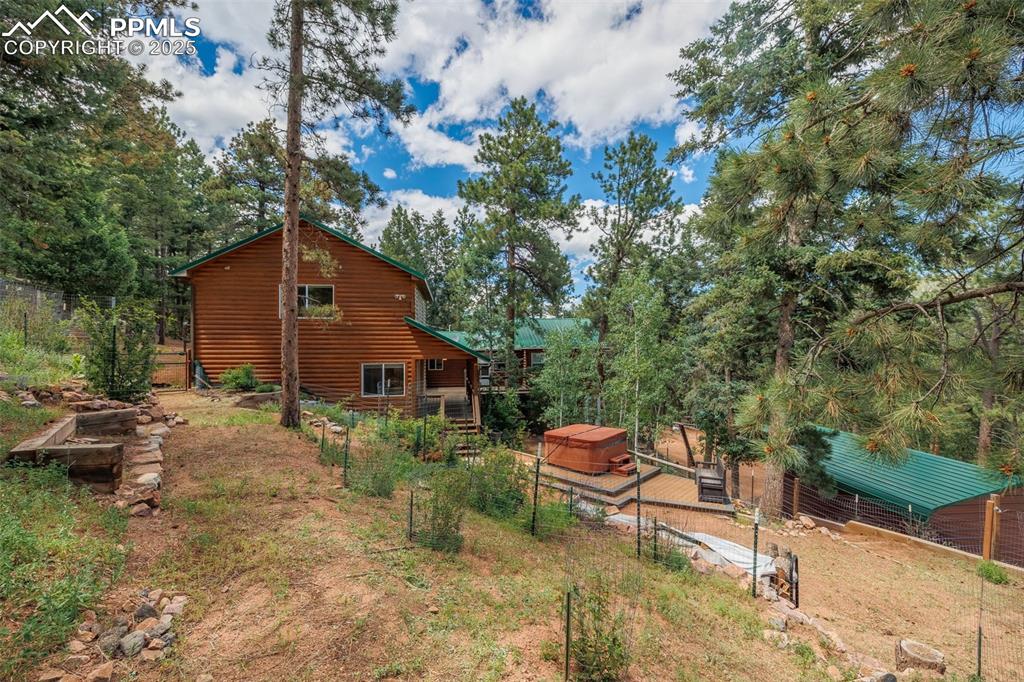 Image 26 of 32: Yard