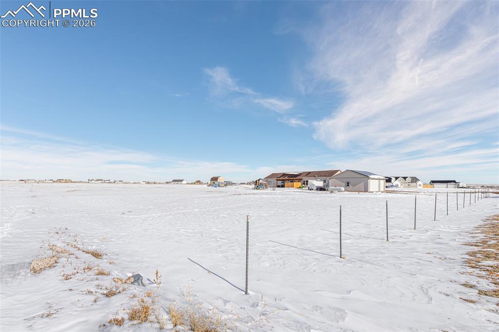 Image 29 of 34: Yard