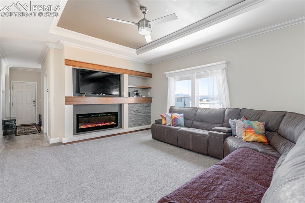 Image 5 of 34: Family Room