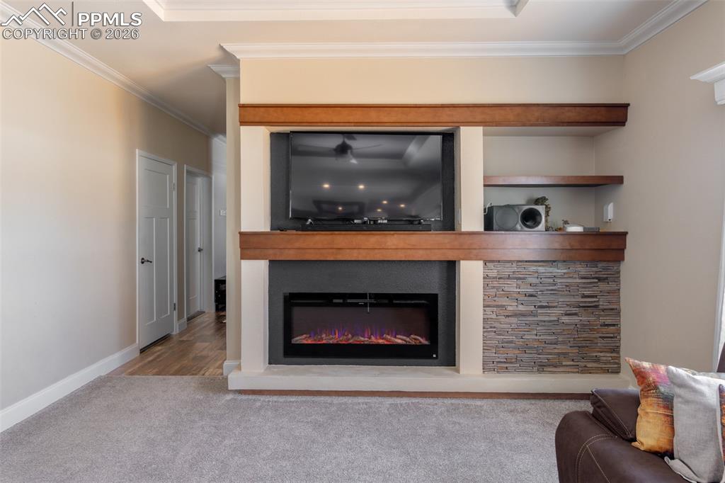 Image 6 of 34: Family Room