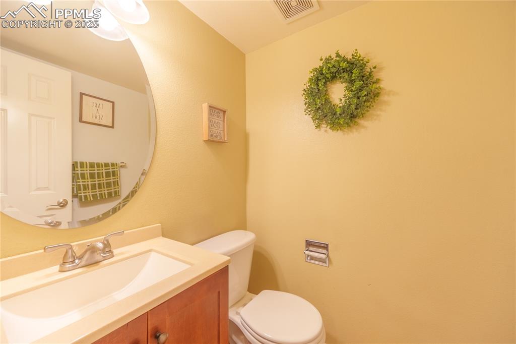 Image 10 of 30: Bathroom