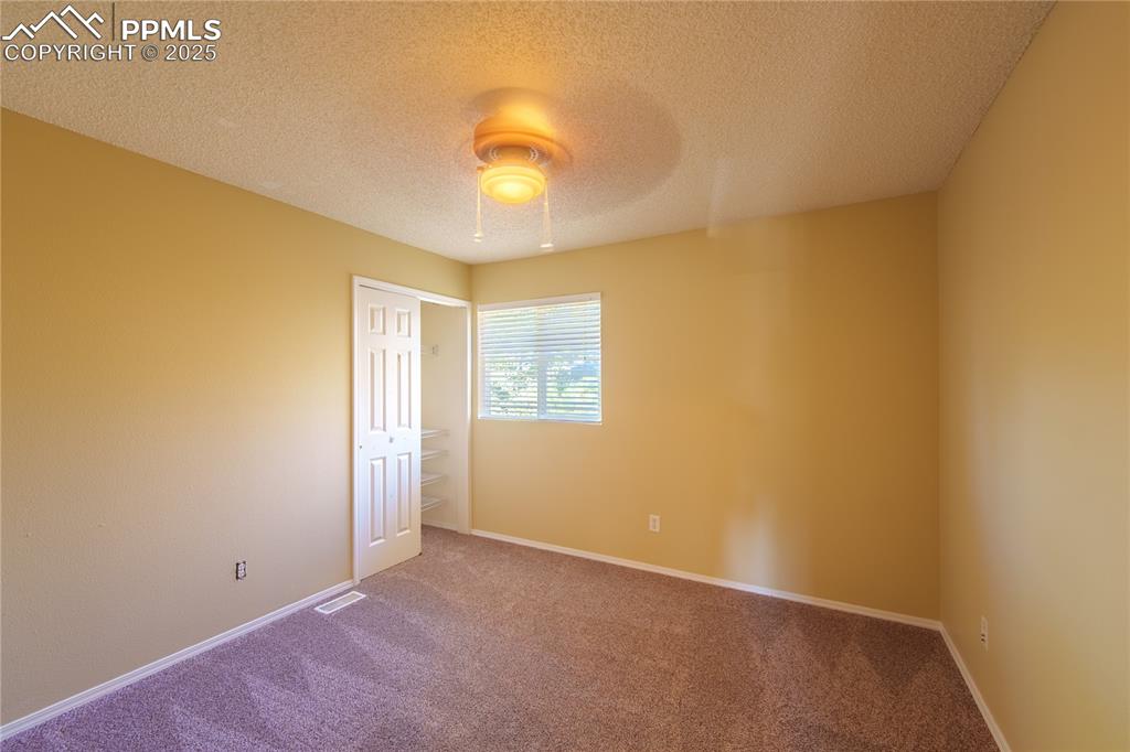 Image 19 of 30: Bedroom