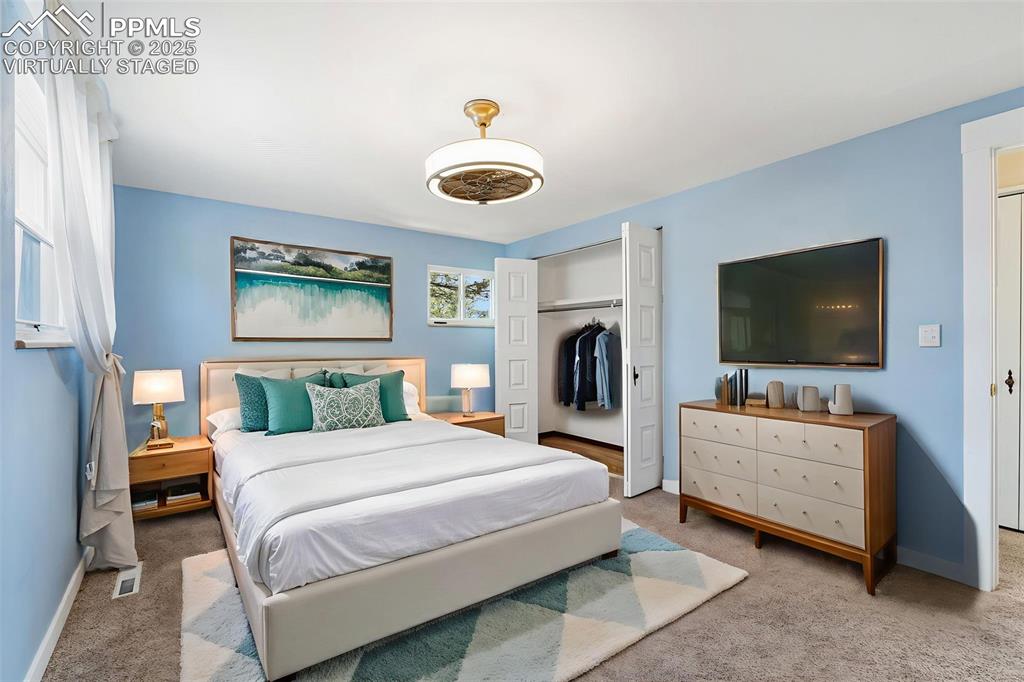 Image 22 of 50: Virtually Staged