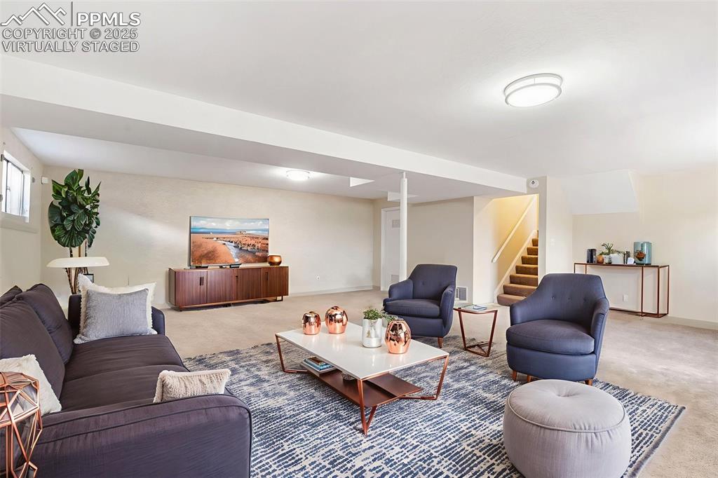 Image 37 of 50: Virtually Staged