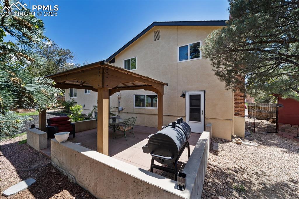 Image 41 of 50: Back of Structure