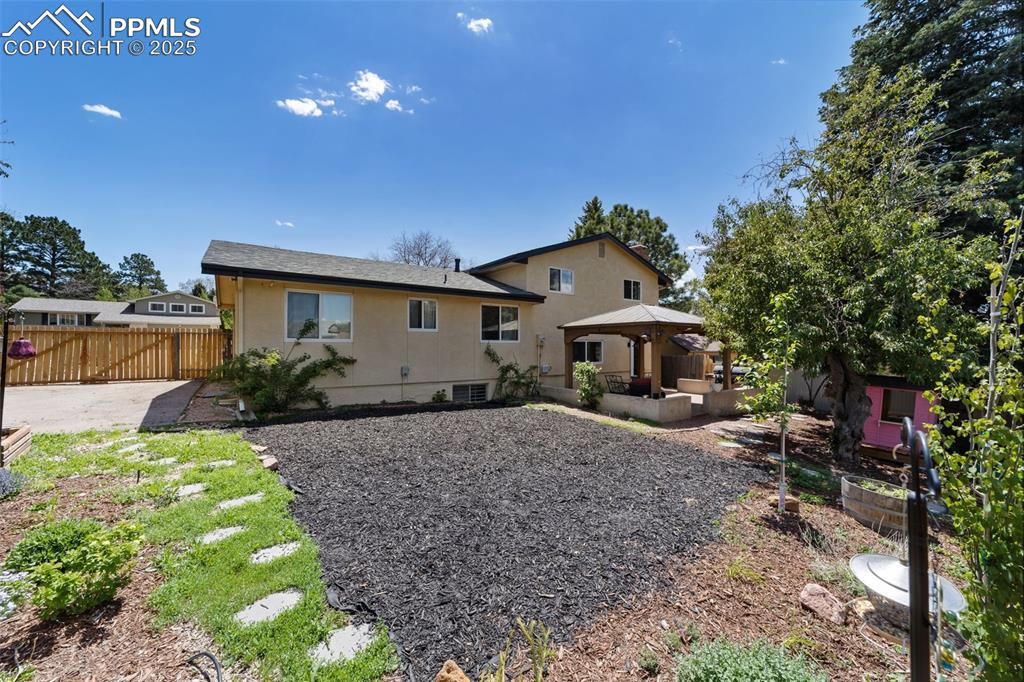 Image 44 of 50: Back of Structure