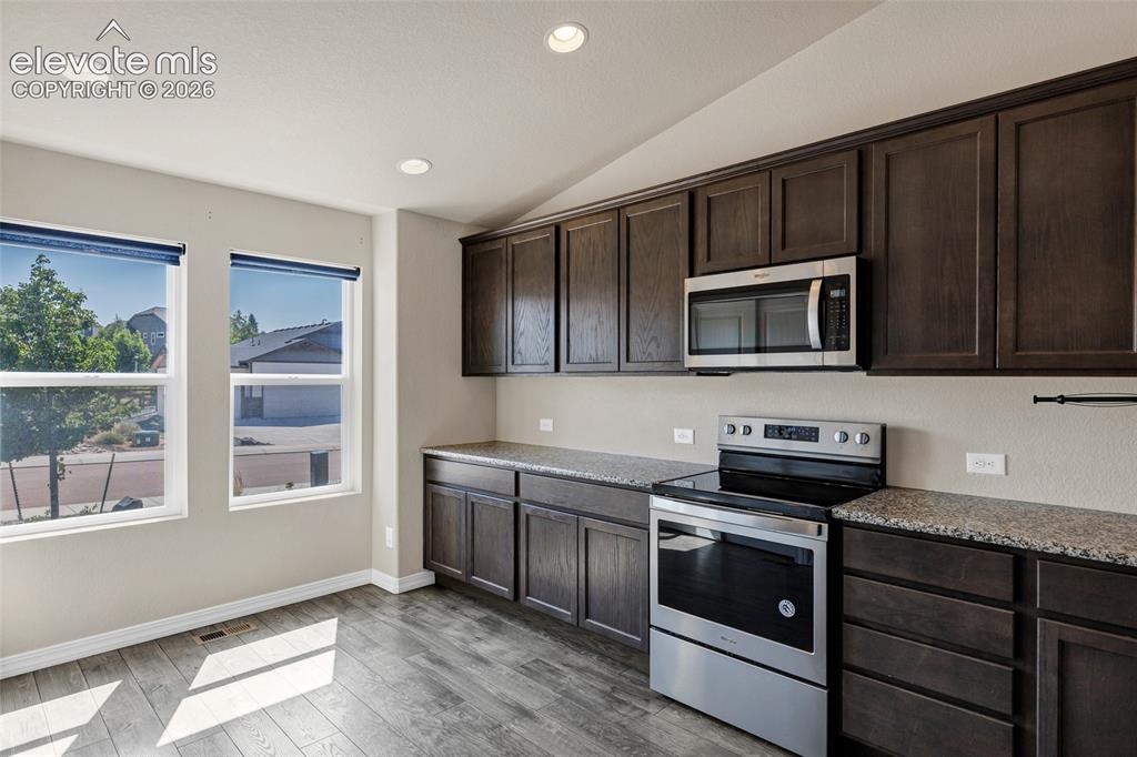 Image 11 of 34: Kitchen