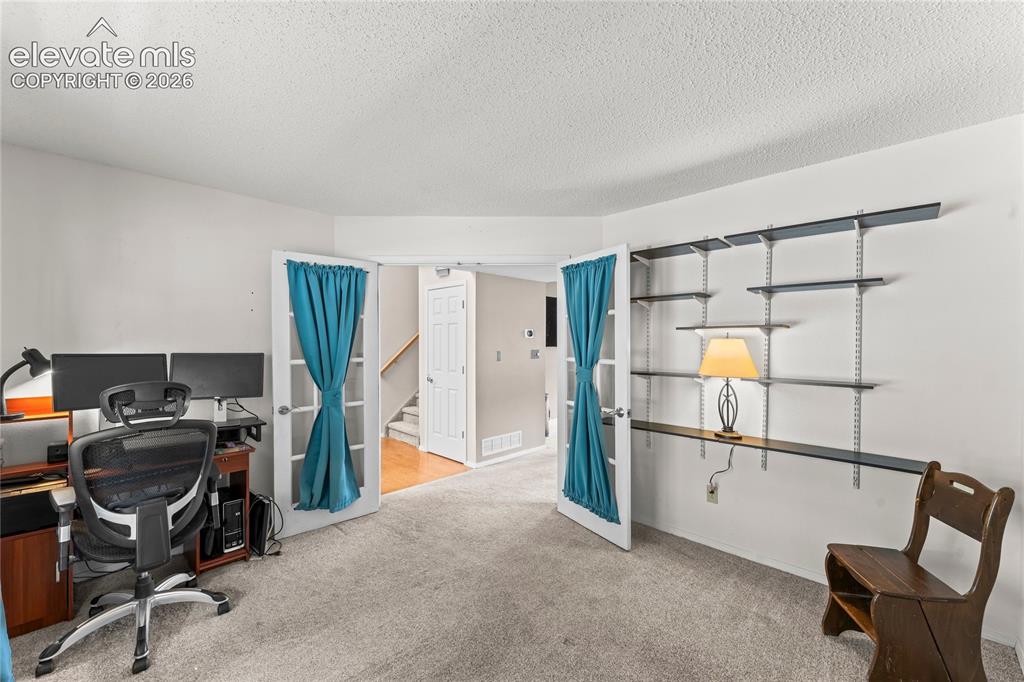 Image 14 of 45: Office