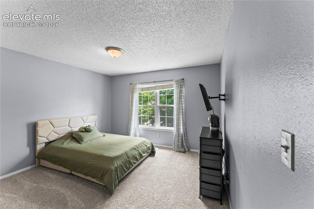 Image 17 of 45: Bedroom