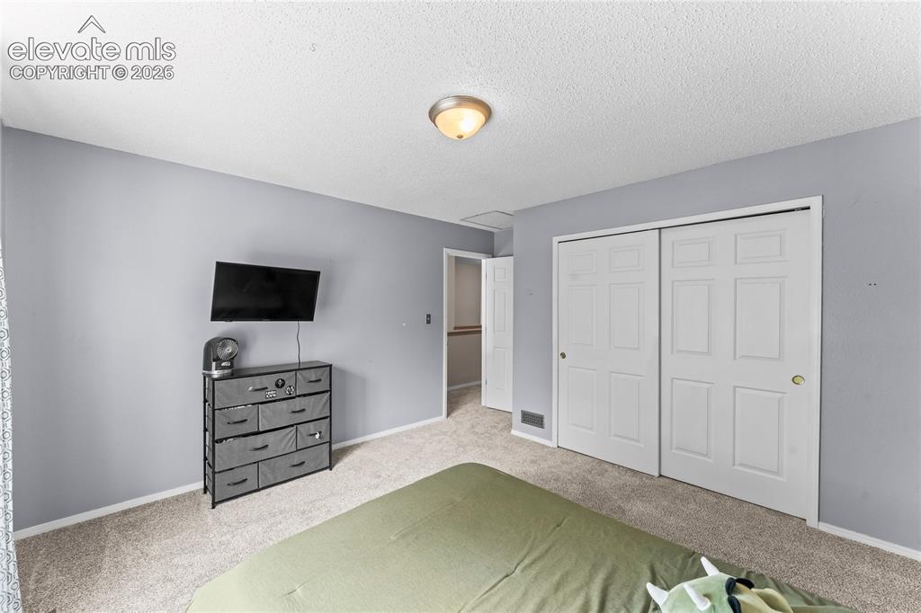 Image 18 of 45: Bedroom