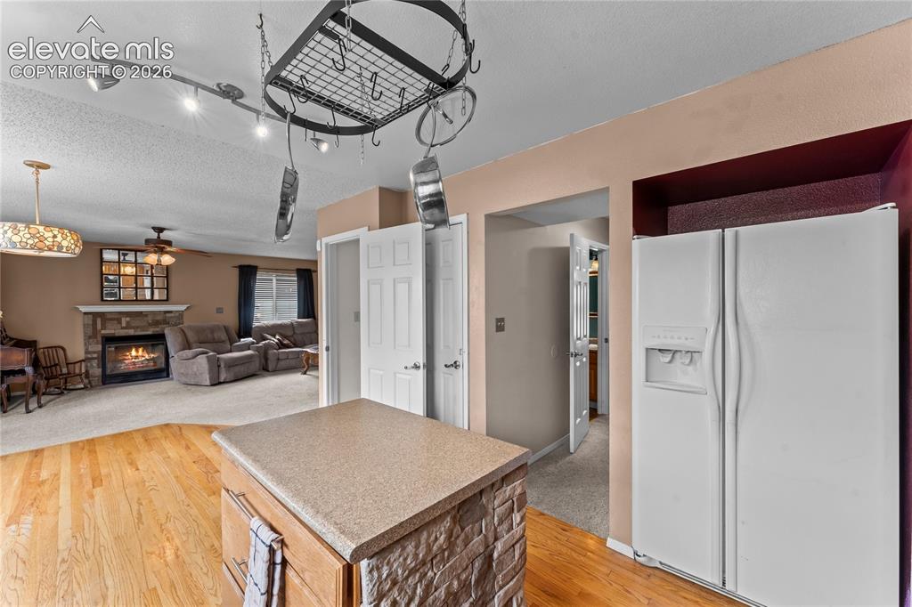 Image 6 of 45: Kitchen