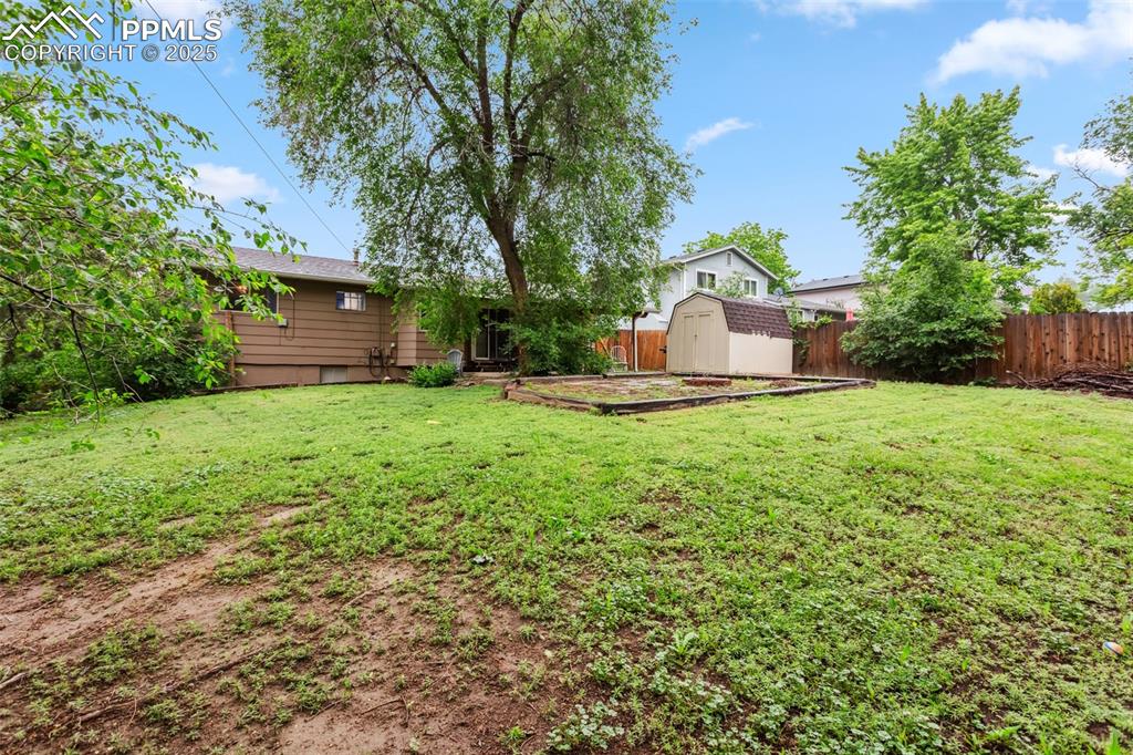 Image 20 of 20: View of yard