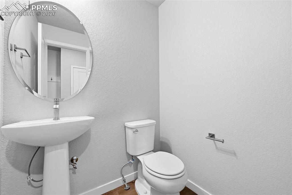 Image 15 of 48: Half Bath on Main