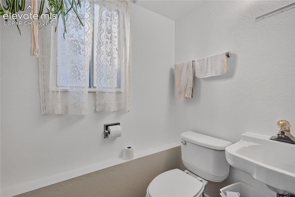 Image 10 of 18: Bathroom
