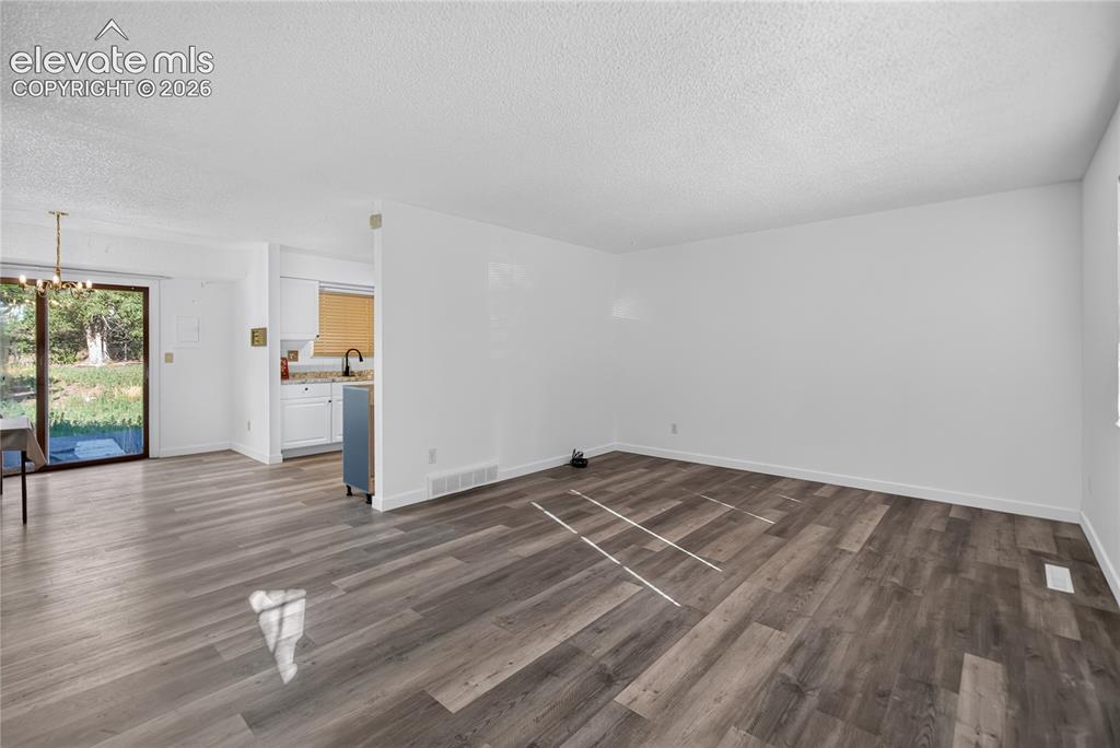 Image 2 of 18: Living Room