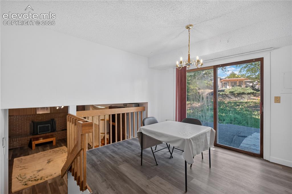 Image 6 of 18: Dining Area