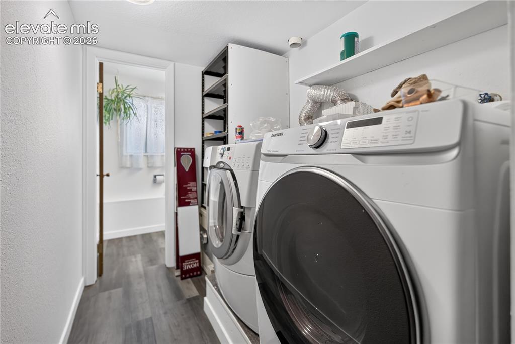Image 9 of 18: Laundry