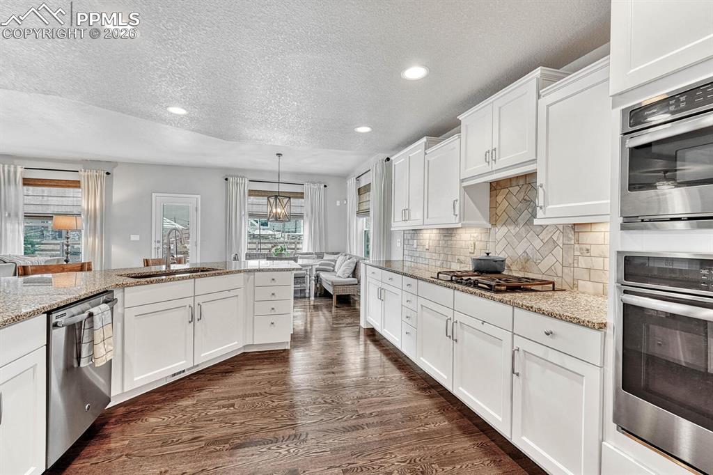 Image 12 of 34: Kitchen