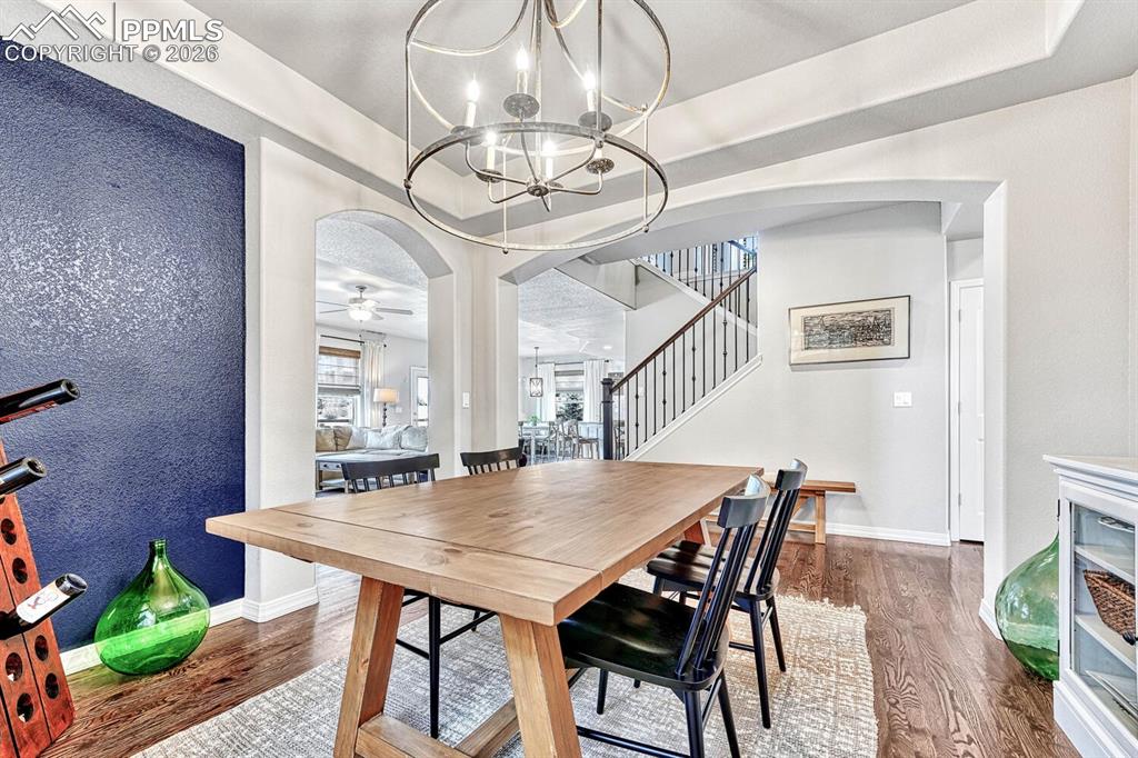 Image 5 of 34: Dining Area