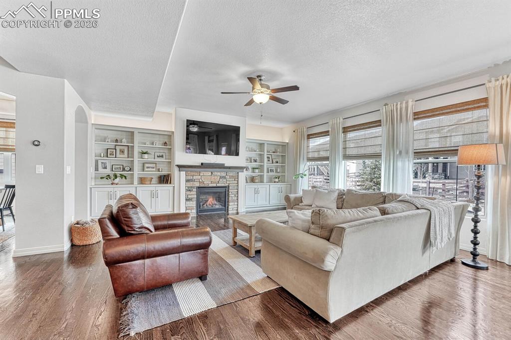 Image 8 of 34: Living Room