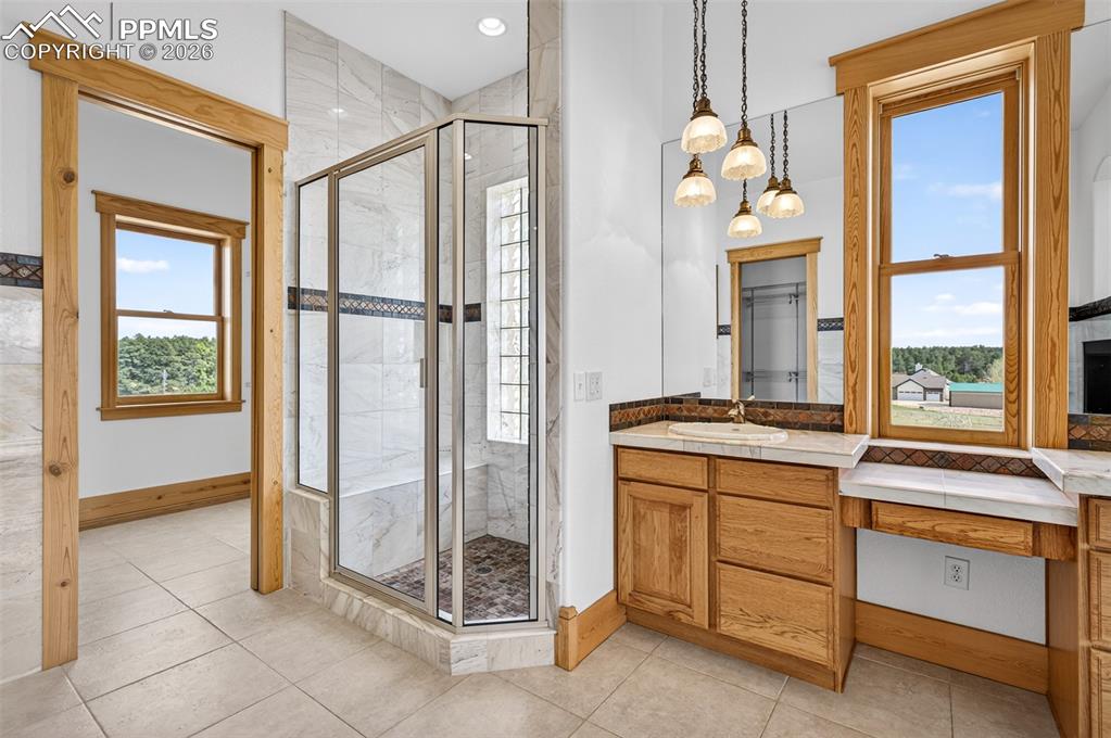 Image 20 of 50: Primary bath