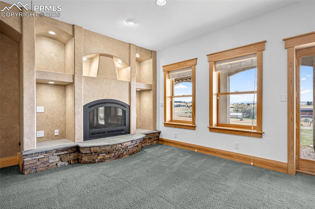 Image 32 of 50: Family Room