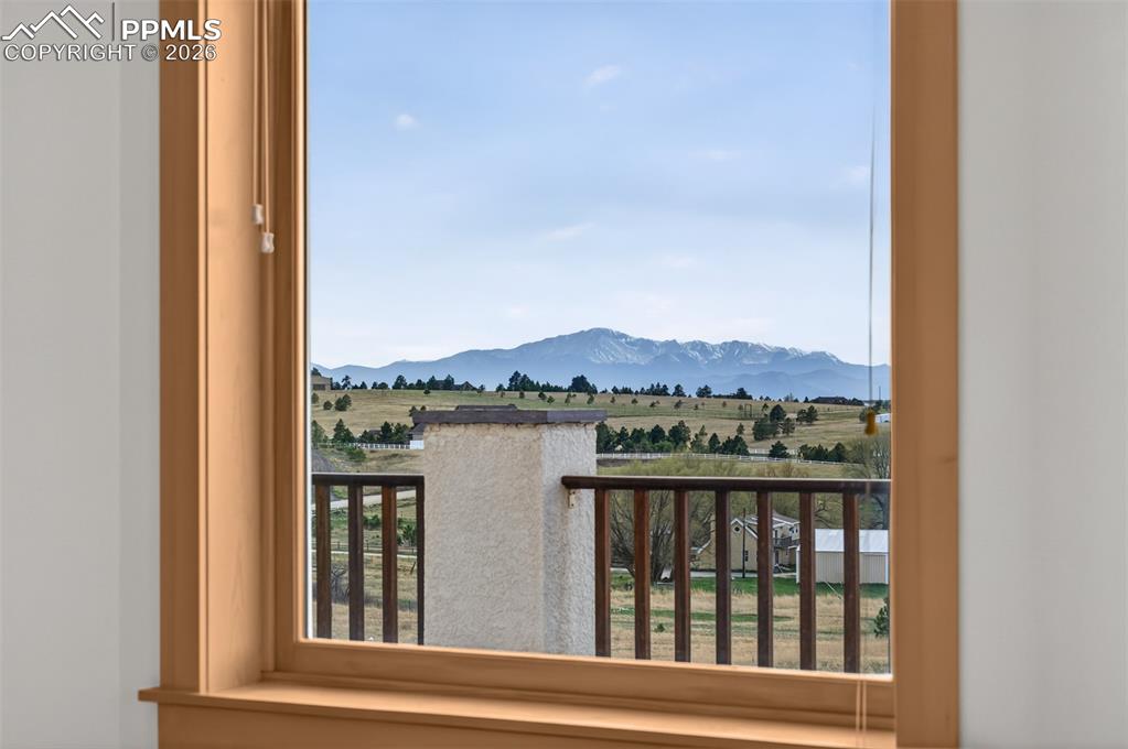 Image 48 of 50: Perfectly framed Pikes Peak view