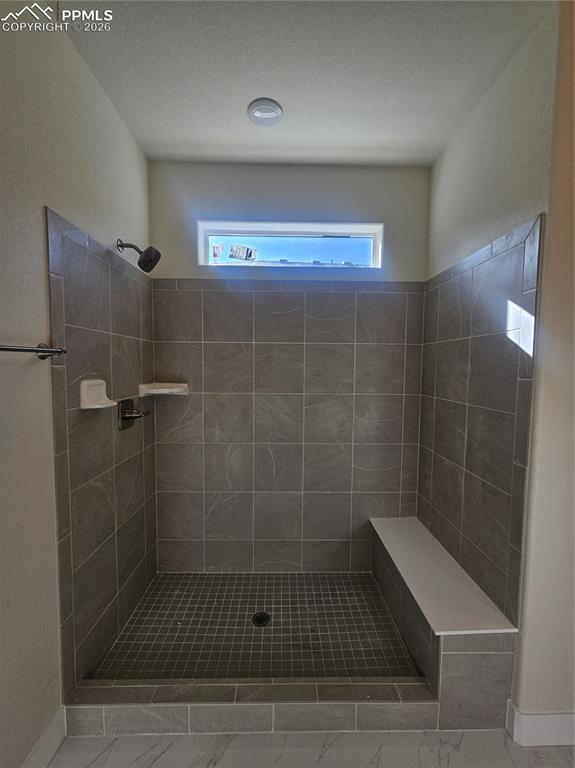 Image 11 of 17: Bathroom