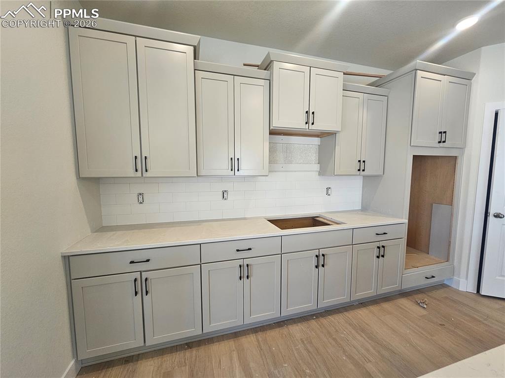 Image 4 of 17: Kitchen