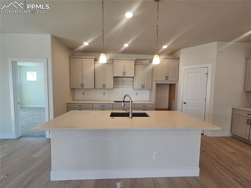 Image 5 of 17: Kitchen