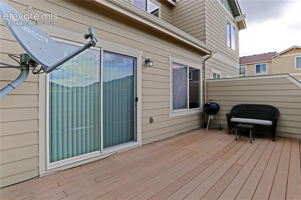 Image 43 of 44: Deck