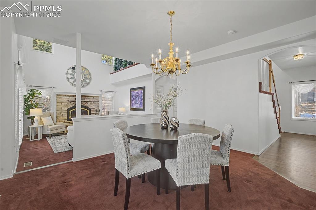 Image 21 of 49: Dining Area