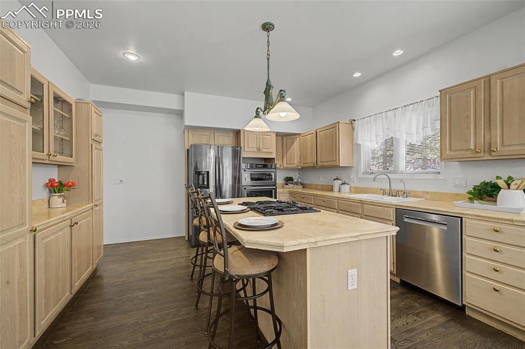 Image 28 of 49: Kitchen