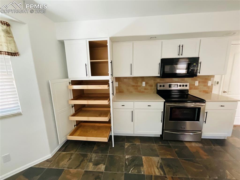 Image 8 of 42: Kitchen