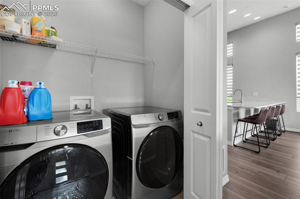 Image 23 of 34: Laundry