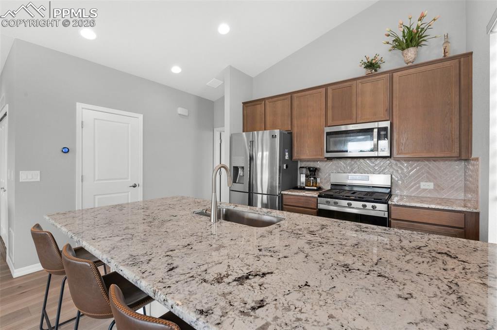 Image 8 of 34: Kitchen