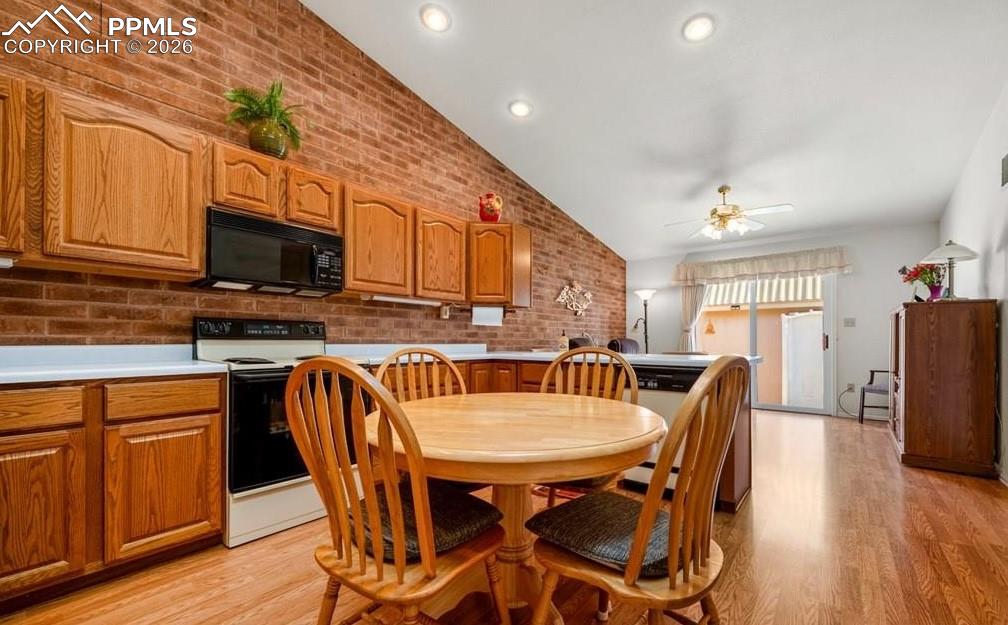 Image 3 of 28: Kitchen