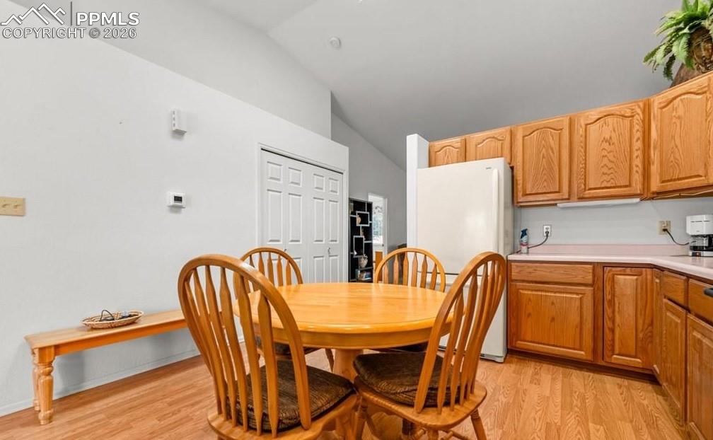 Image 6 of 28: Dining Area