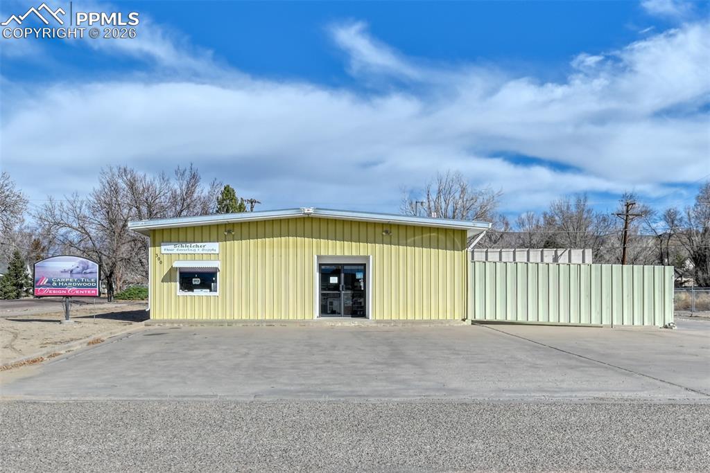 Image 19 of 50: Out Buildings