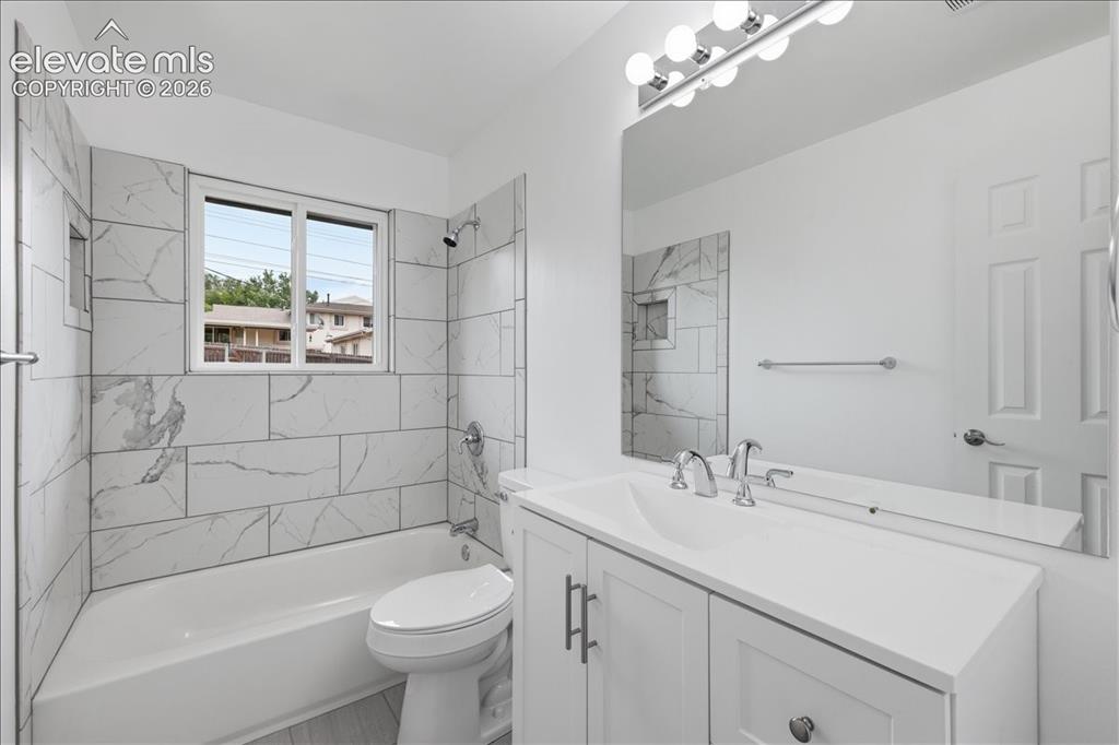 Image 3 of 44: Beautifully updated bathrooms.