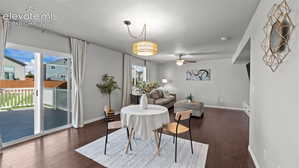 Image 13 of 39: Dining Area