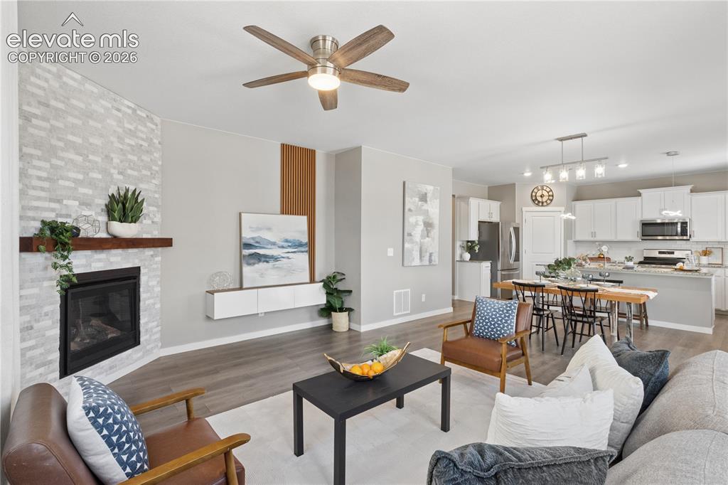 Image 11 of 49: Living Room