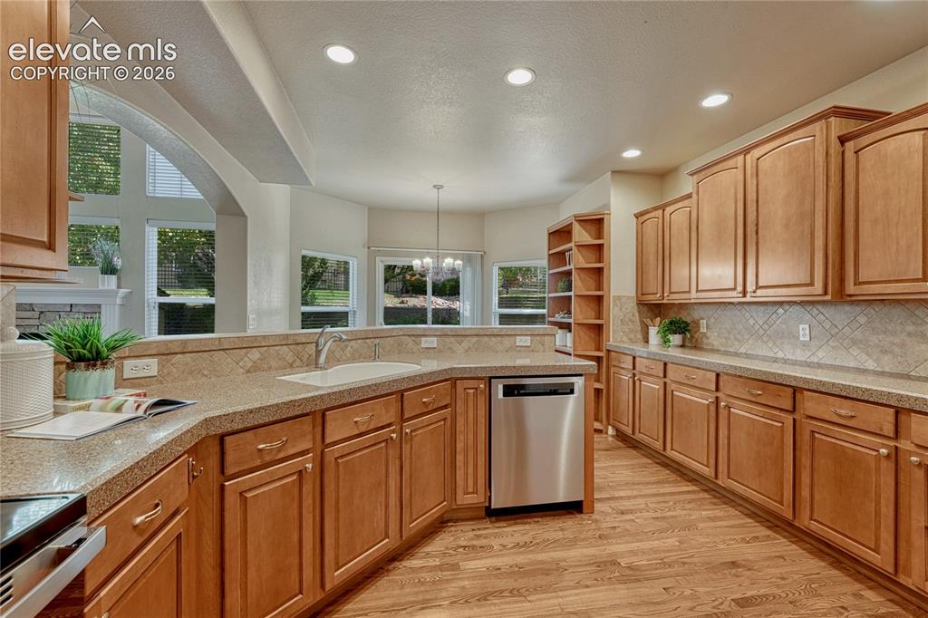 Image 21 of 42: Ample counter and storage space!